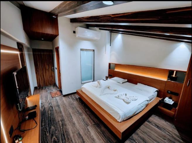 Deep Hotel Mussoorie Exteriör bild