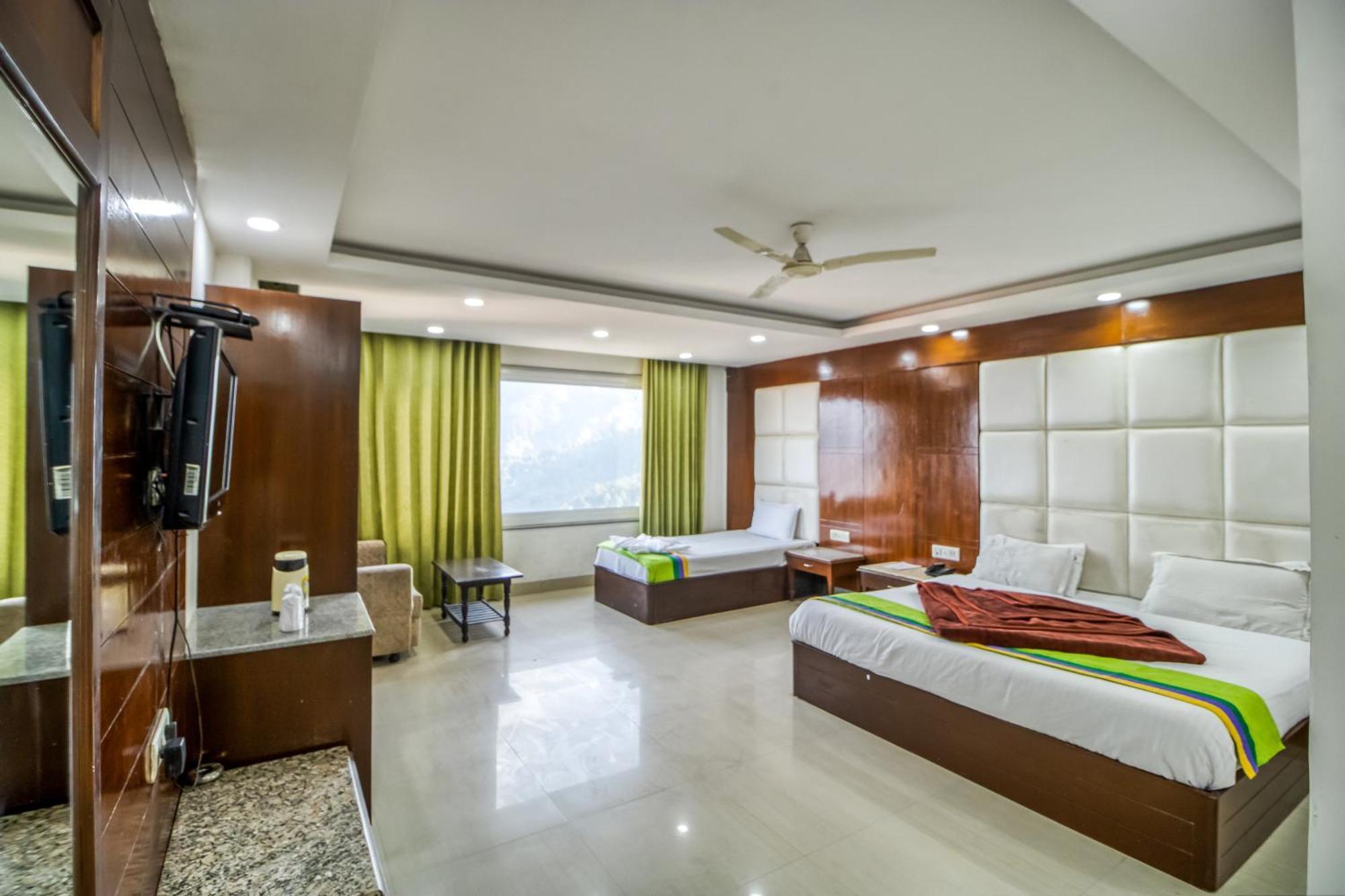 Deep Hotel Mussoorie Exteriör bild